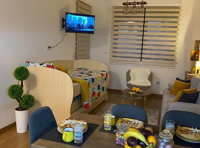 아파트 Pahuljica Pekovic 즐라티보