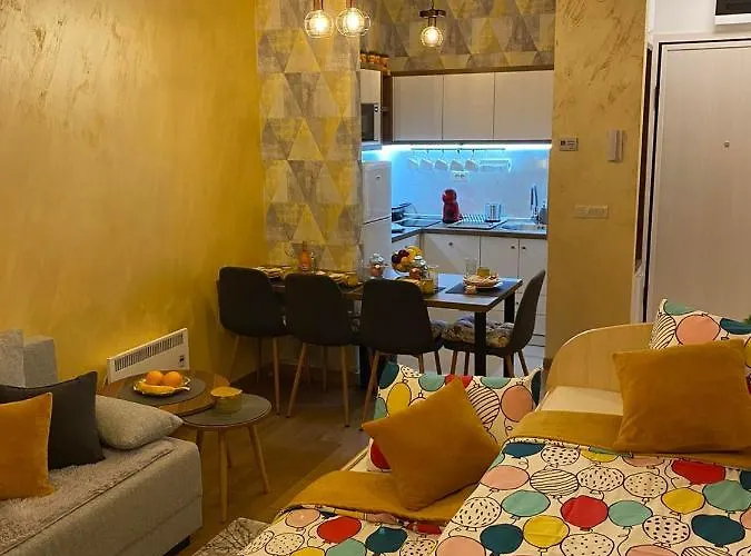 Pahuljica Pekovic 아파트